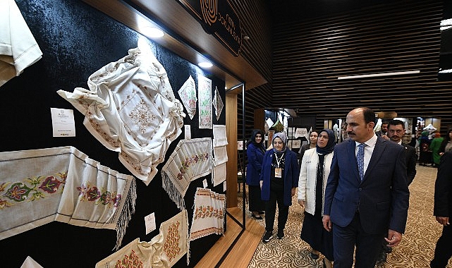 Başkan Altay 17. Altın Dokunuşlar Sergisine Tüm Sanatseverleri Davet Etti