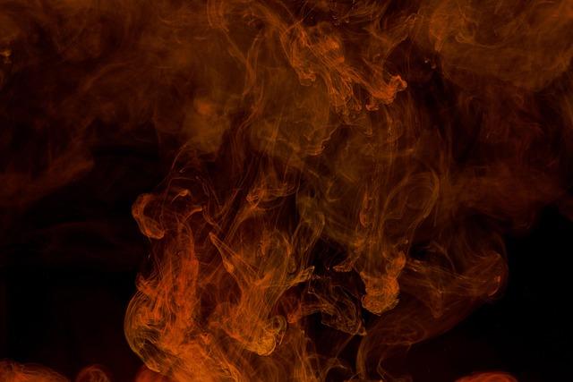 Kıyafetlerdeki Yağ Lekesi Nasıl Çıkar?