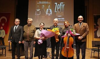 ‘Zefir Zamanı’ konseri müzikseverlerle buluştu