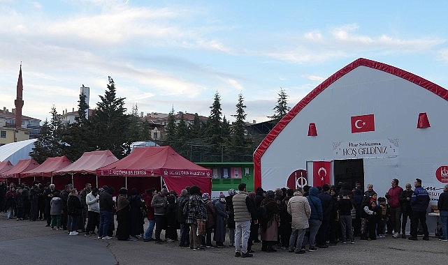 Keçiören Belediyesi Her Gün Binlerce Kişiyi İftar Sofrasında Buluşturuyor