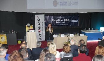 Konak’ta Felsefe ve Bilim Festivali’ne yoğun ilgi