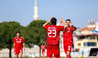Zirvenin Tek Sahibi Burhaniye Belediyespor