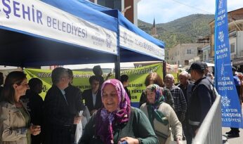 Başkan Çerçioğlu Ata Tohumlarından Yetiştirilen Binlerce Fideyi Karacasu ve Koçarlı’da Vatandaşlarla Buluşturdu